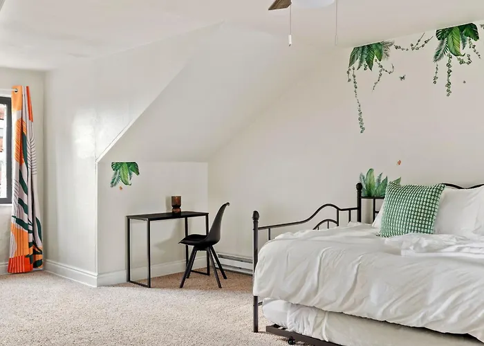Contemporary Loft 5-min To Downtown Frühstückspension *