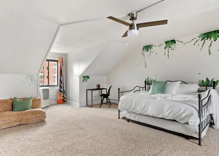 Contemporary Loft 5-min To Downtown