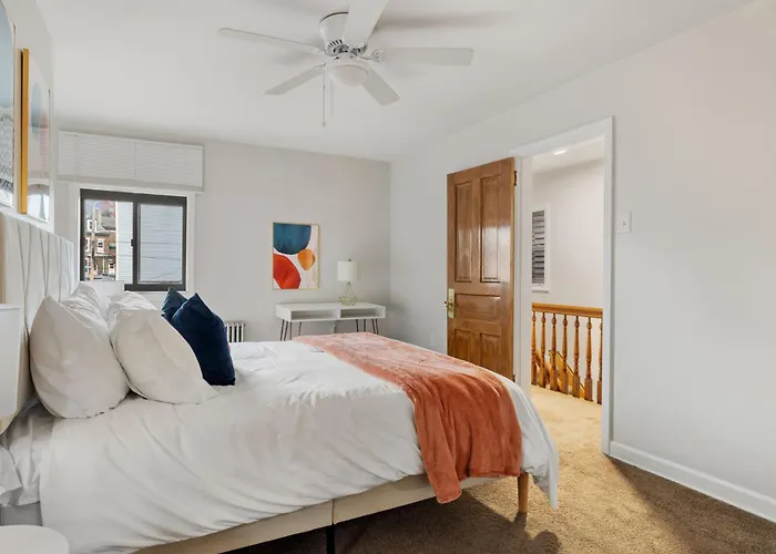 Contemporary Loft 5-min To Downtown Pittsburgh