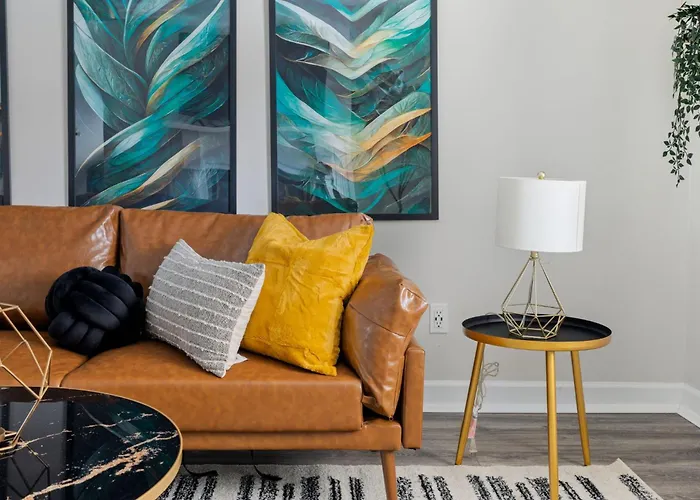 Contemporary Loft 5-min To Downtown *