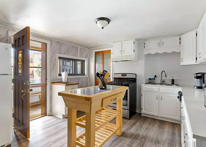 Frühstückspension Contemporary Loft 5-min To Downtown *